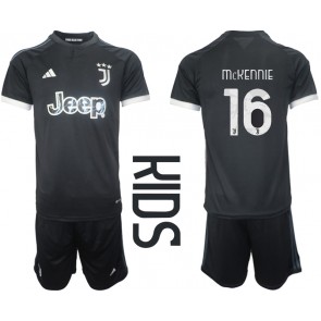Juventus Weston McKennie #16 Koszulka Trzecich Dziecięca 2023-24 Krótki Rękaw (+ Krótkie spodenki)